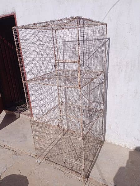3 portion metal cage 1