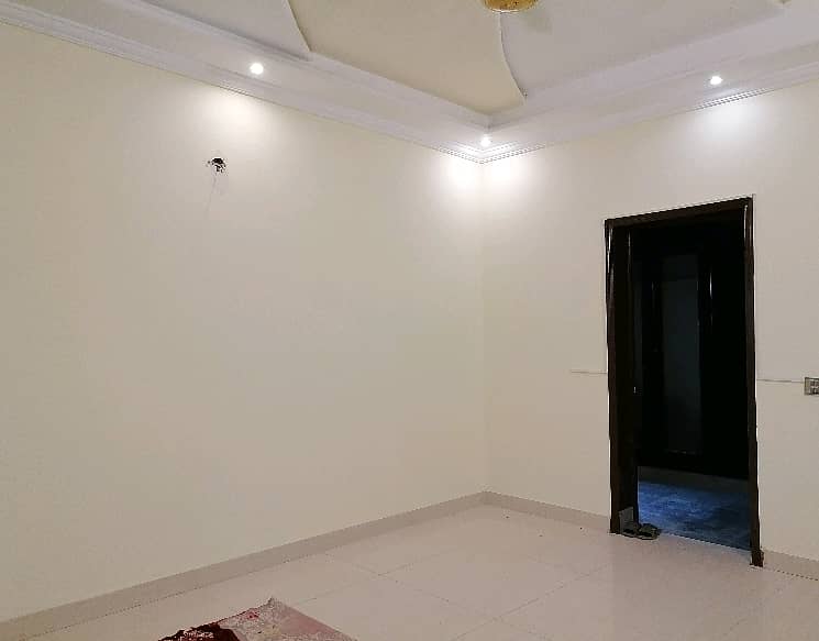 House For Grabs In 10 Marla Johar Town 4