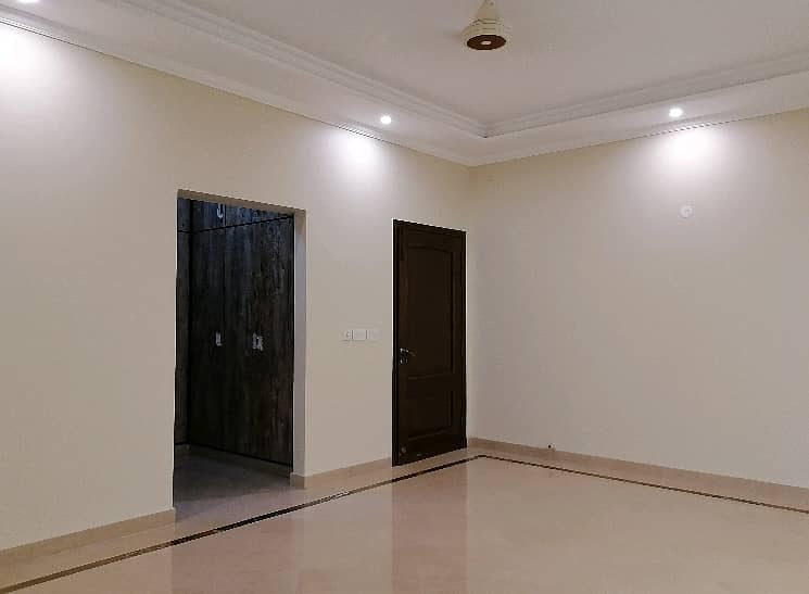 Ready To Buy A House 1 Kanal In Johar Town 3
