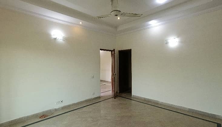 Centrally Located Upper Portion For rent In Gulberg Available 6