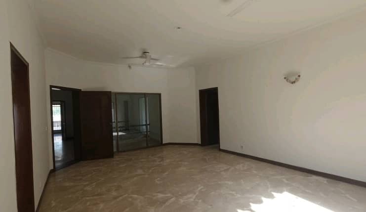 Reserve A Centrally Located Upper Portion In Cantt 7