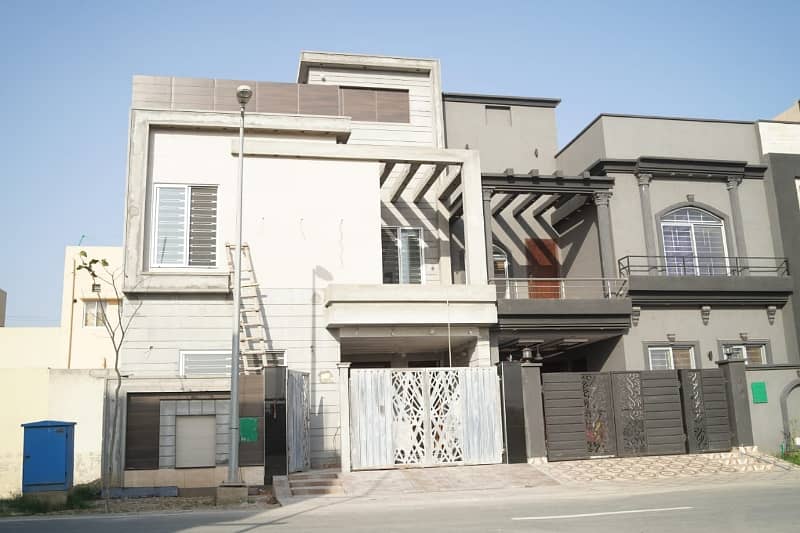 Bahria Nasheeman 5 Marla modern House 3 years Easy Installment plan 5