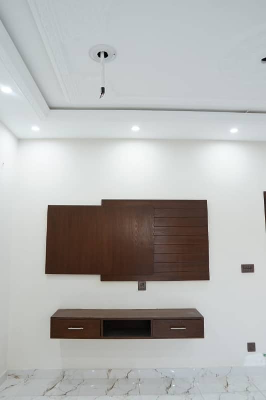 Bahria Nasheeman 5 Marla modern House 3 years Easy Installment plan 6