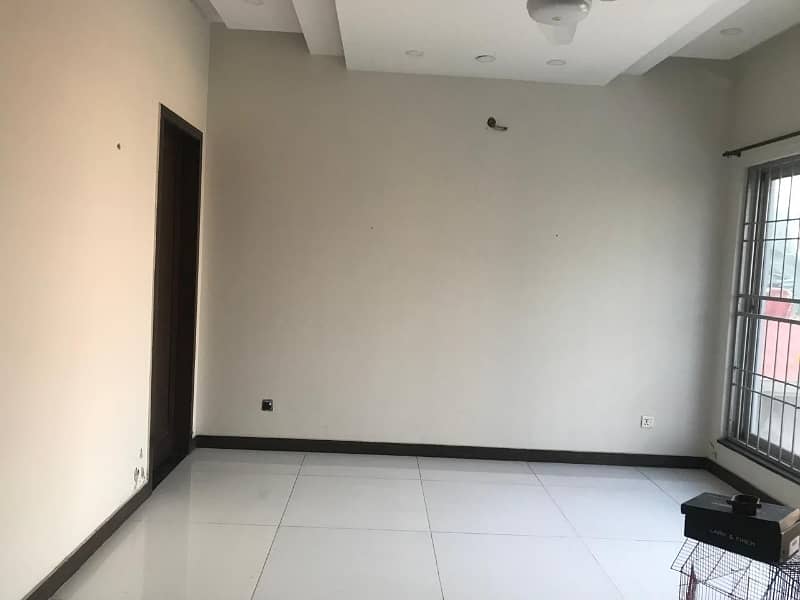 Beautiful 1 Kanal Upper Portion For Rent 12