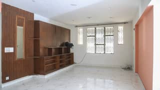 Beautiful 1kanal Upper portion For Rent