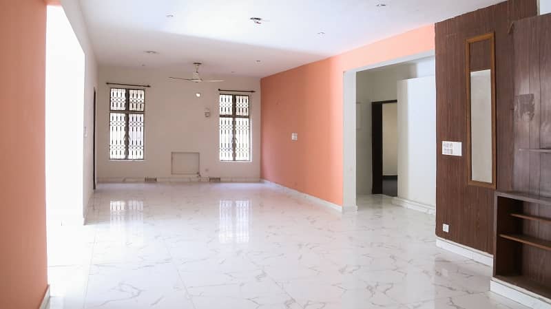 Beautiful 1kanal Upper portion For Rent 2