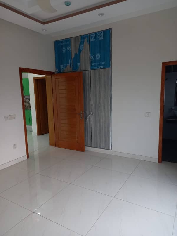 Beautiful 1kanal Upper portion For Rent 6