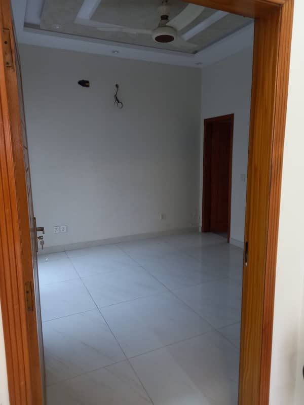 Beautiful 1kanal Upper portion For Rent 7