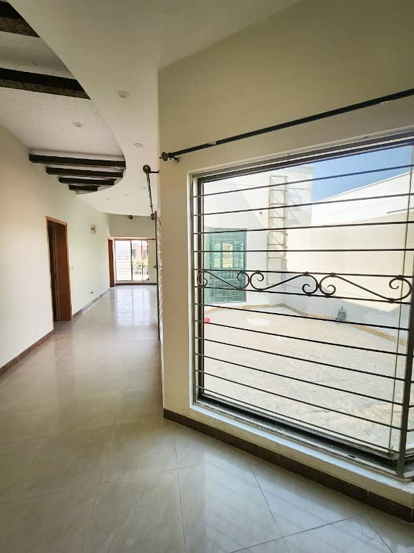 Beautiful 1 Kanal Upper Portion For Rent 3