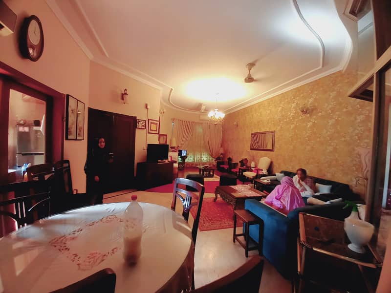 10 marla slightly use corner double unit beautiful bungalow for sale in DHA phase 1 lahore 3