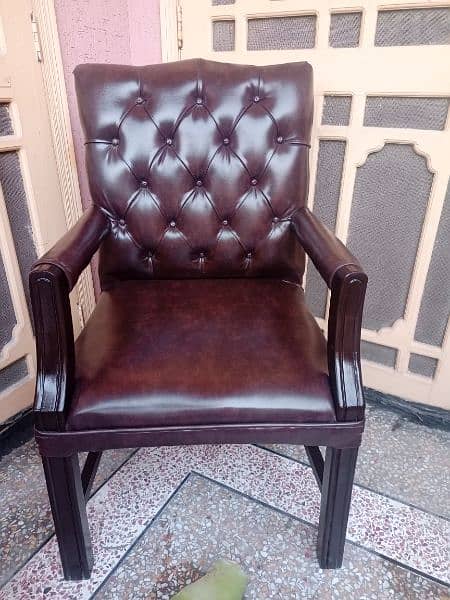 office Executive chair 1 , clients customer chairs 2 2