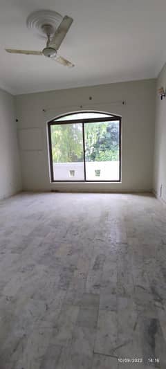 upper portion available for rent in i-8/3