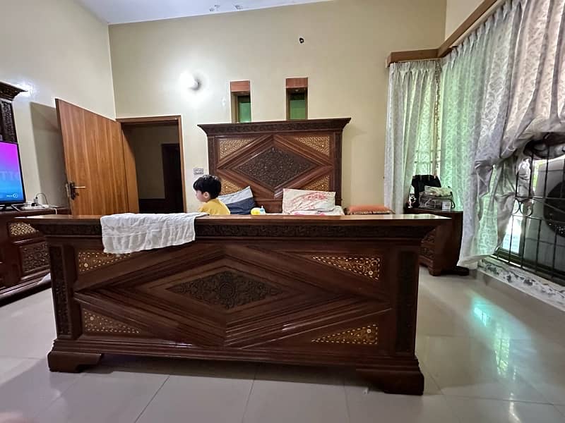 Pure Chinioti Bed Set with Dressing Table 4