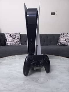 PS5 Disc Edition 825GB with Dualsense controller