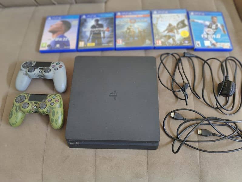 Sony PS4 Slim 500 GB+02 Controllers+09 DVDs 5