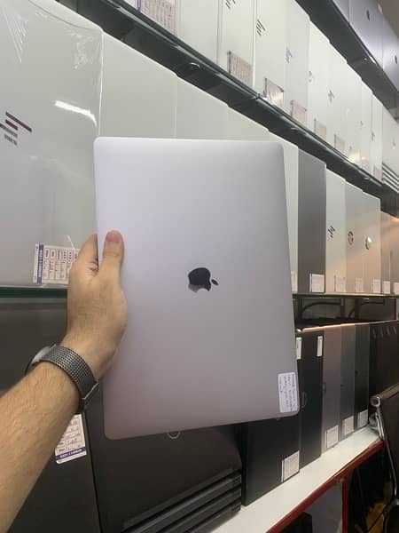 MACBOOK PRO 2019 16” inches 0