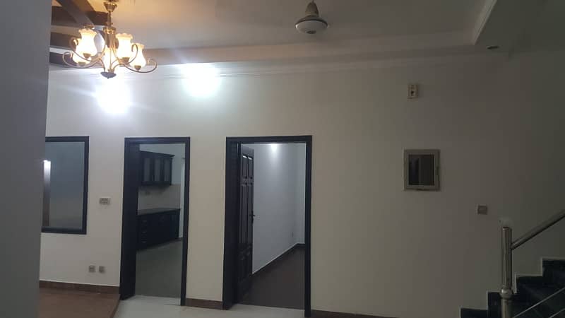 7 Marla Single Unit House, 4 Bed Room With attached Bath, Drawing Dinning, Kitchen, T. V Lounge Servant Quarter 5