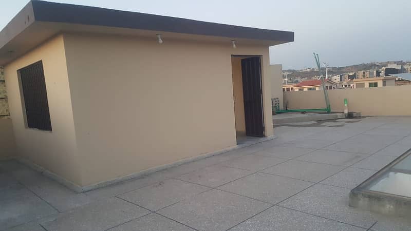 7 Marla Single Unit House, 4 Bed Room With attached Bath, Drawing Dinning, Kitchen, T. V Lounge Servant Quarter 28