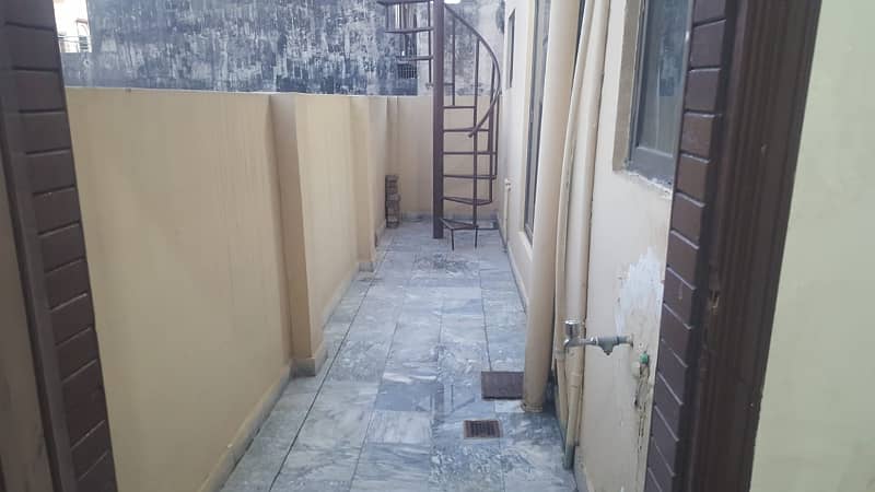 7 Marla Single Unit House, 4 Bed Room With attached Bath, Drawing Dinning, Kitchen, T. V Lounge Servant Quarter 29