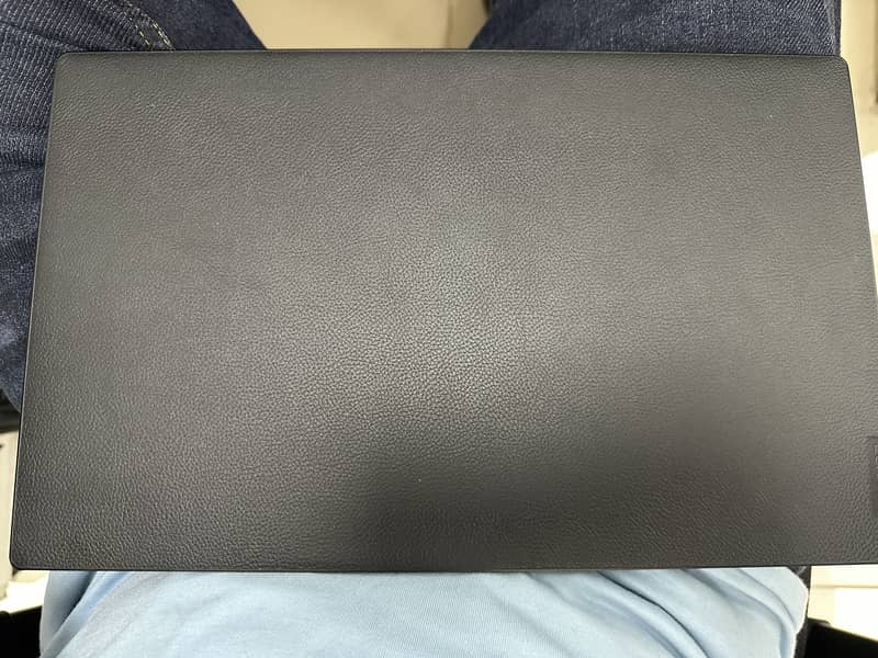 Lenovo IdeaPad Slim 9i Laptop in Good Condition 2
