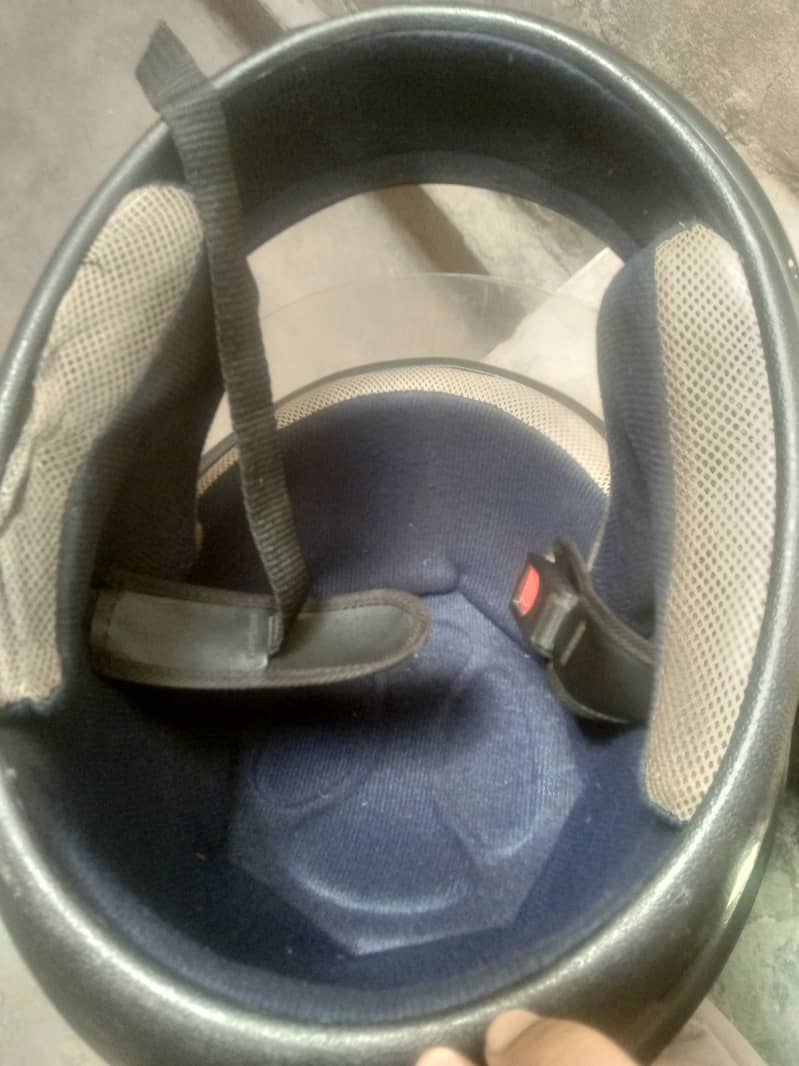 Good condition helmet 2