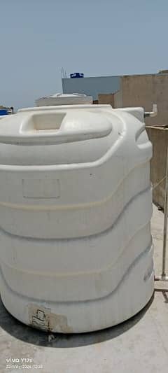 2000 Liter Fiber Water Tank (White) - Repaired