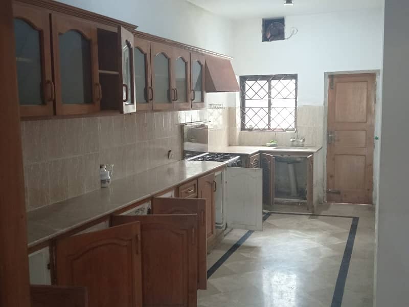 BEAUTIFUL UPPER PORTION FOR RENT 10