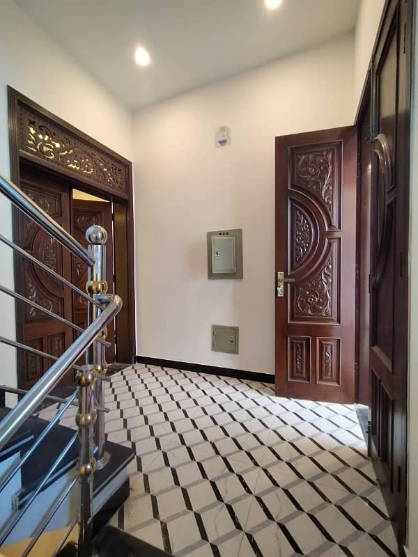 8 marla 3story house for sale in rehman enclave 13