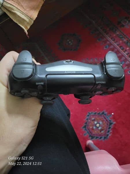 2 ps4 controllers dualshock 5