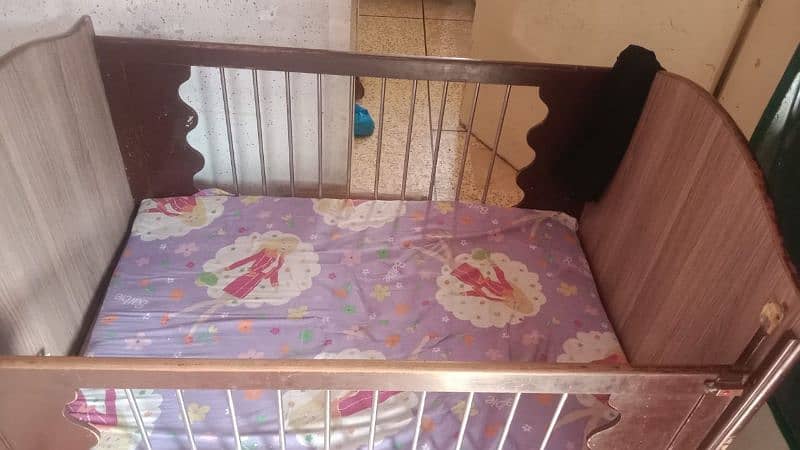 baby bed good condition 1