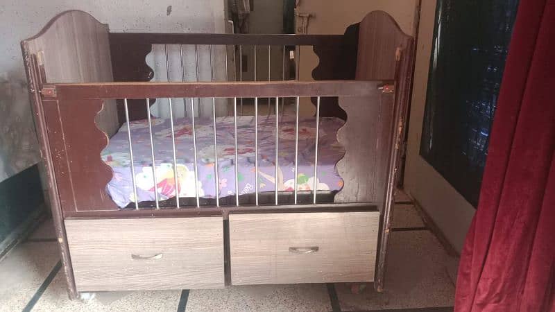 baby bed good condition 2