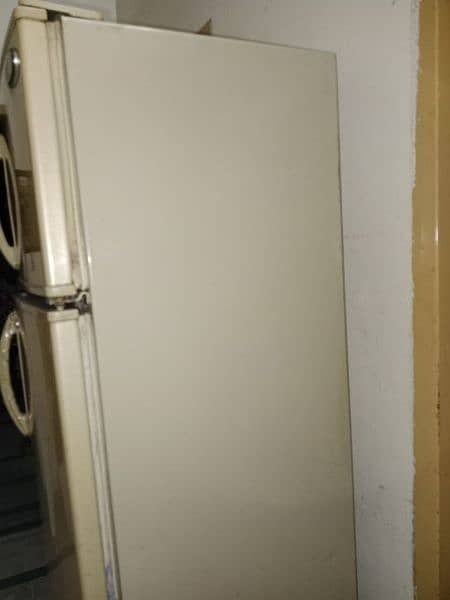 Refrigerator available in Good Condition 2