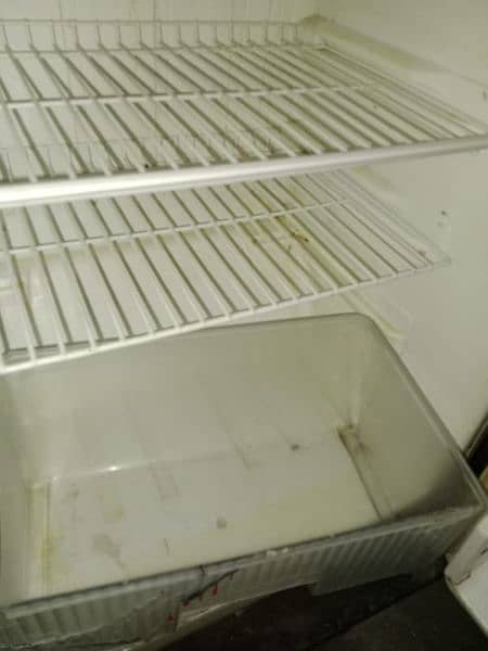 Refrigerator available in Good Condition 6