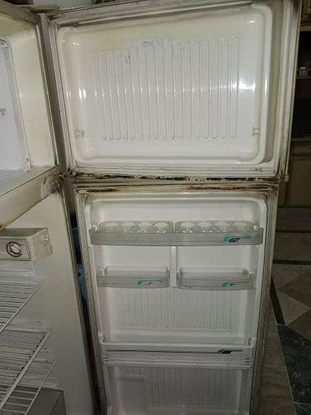 Refrigerator available in Good Condition 8