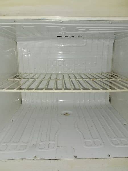 Refrigerator available in Good Condition 11