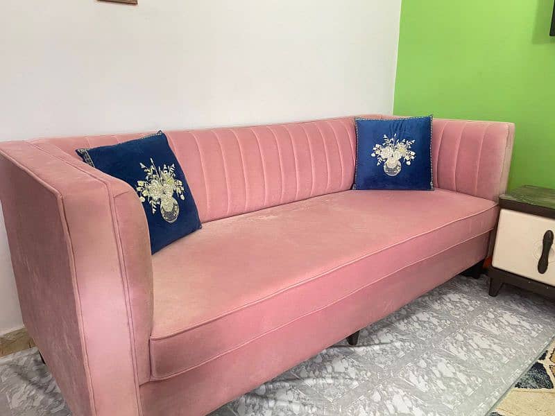 luxurious and comfortable 3 seater new sofa. 4