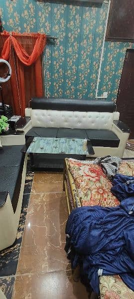 sofa for sell new condition 4