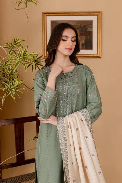 Luxury Lawn with Embroidered Dupatta 3