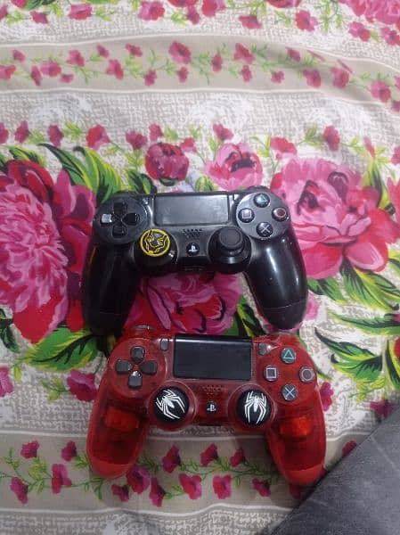 Ps4 with 2 controller charger , with id of playstation 1