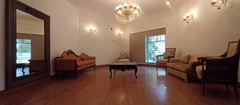 gulberg vip location 3 bedroom out class sami furnished Apartment 8