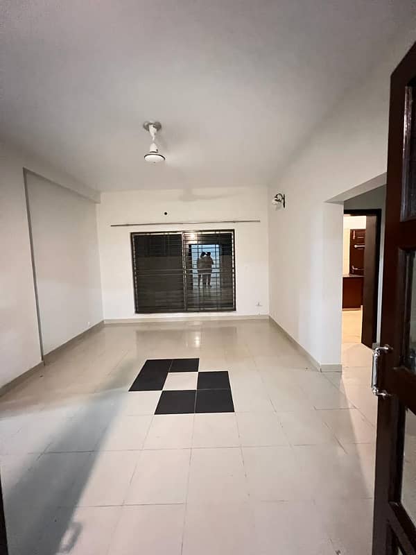 Ideal Location 10-Marla 03-Bedroom House for Rent in Sector-E, Askari-10, Lahore 6