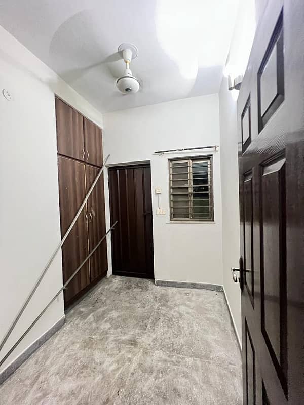 Ideal Location 10-Marla 03-Bedroom House for Rent in Sector-E, Askari-10, Lahore 10
