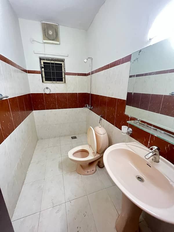 Ideal Location 10-Marla 03-Bedroom House for Rent in Sector-E, Askari-10, Lahore 14