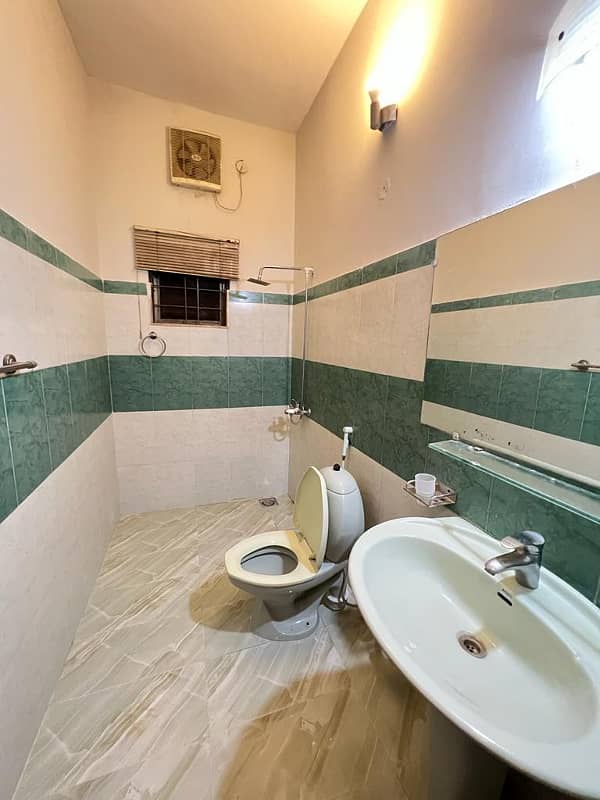Ideal Location 10-Marla 03-Bedroom House for Rent in Sector-E, Askari-10, Lahore 21