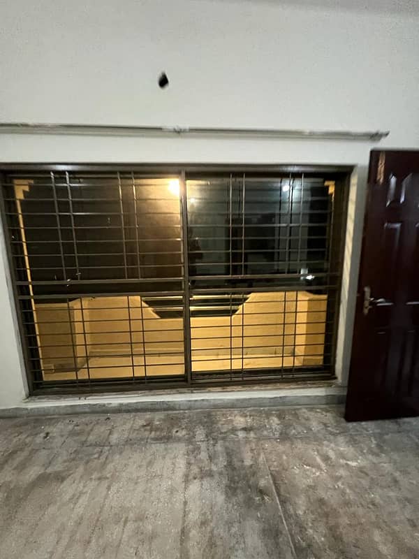 Ideal Location 10-Marla 03-Bedroom House for Rent in Sector-E, Askari-10, Lahore 30