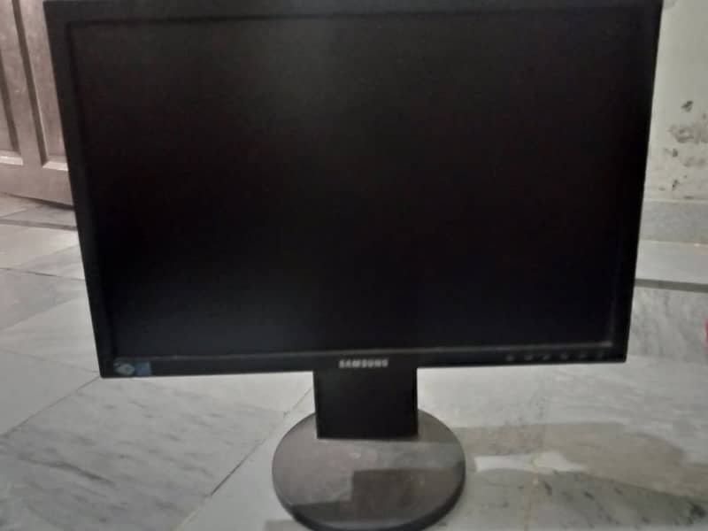 Samsung 19 inch LED for sale condition 10/10 1