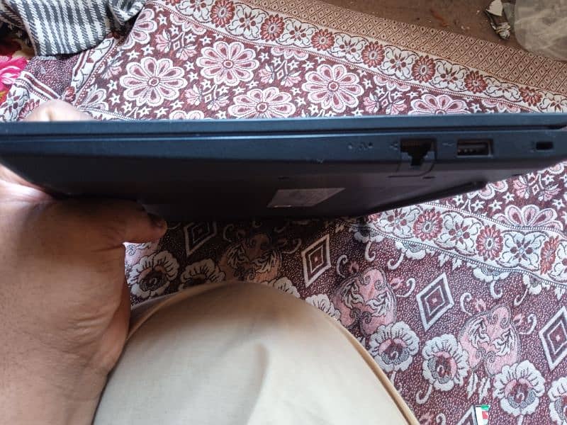 Laptop with complete Box with bag 3