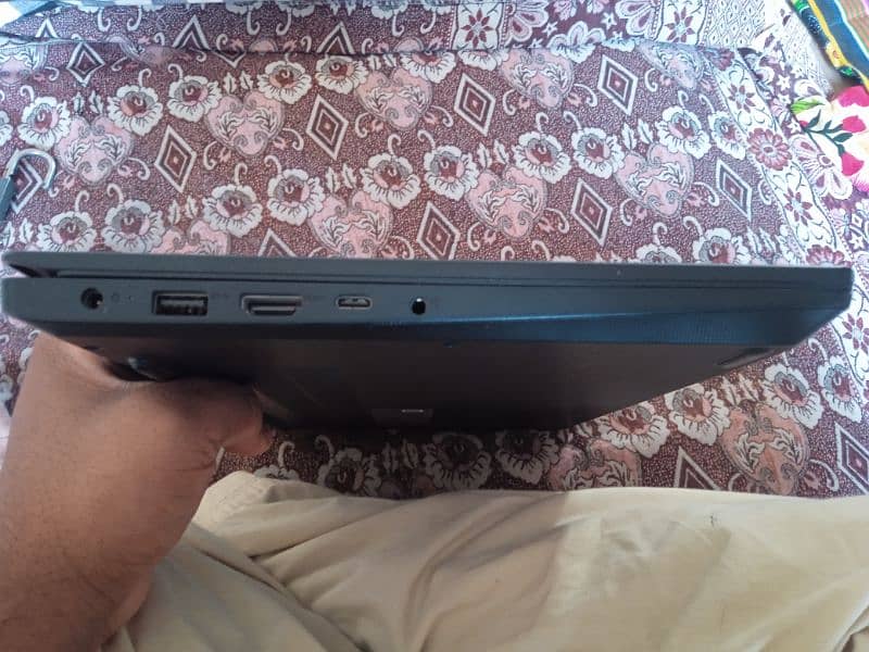 Laptop with complete Box with bag 4