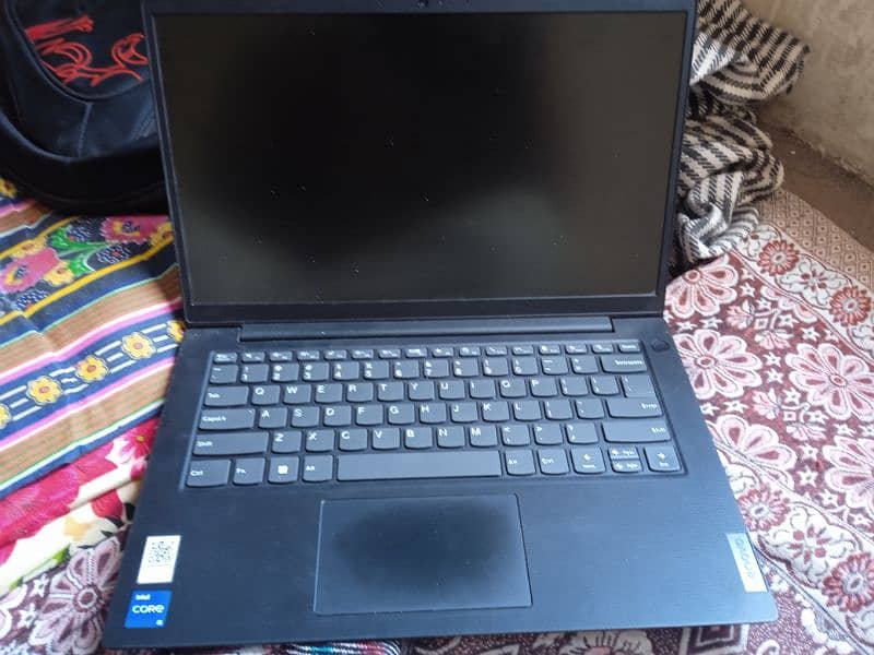 Laptop with complete Box with bag 5