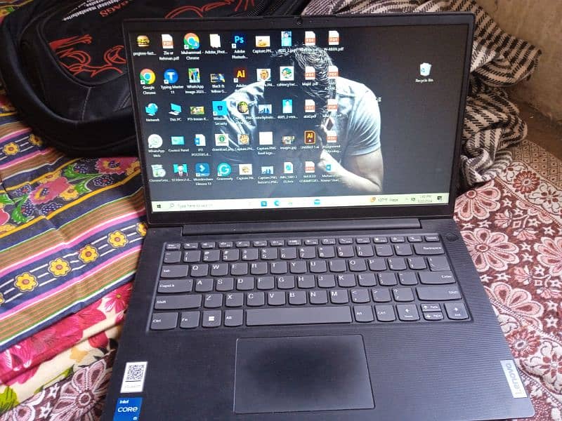 Laptop with complete Box with bag 7